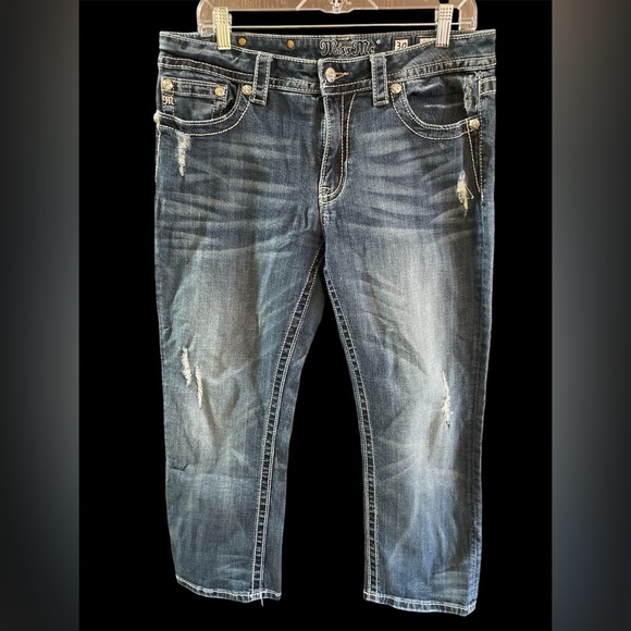 Miss Me Boyfriend Capri Jeans - Picture 2 of 7